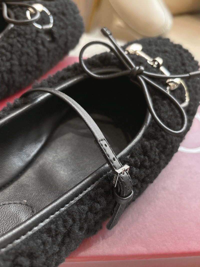 Gvc*1 flat shoes